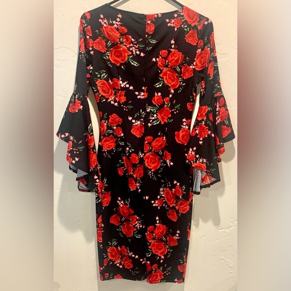 *NWOT* VFSHOW VFEMAGE Black with Red Rose Trumpet Sleeve Dress - Picture 3 of 3